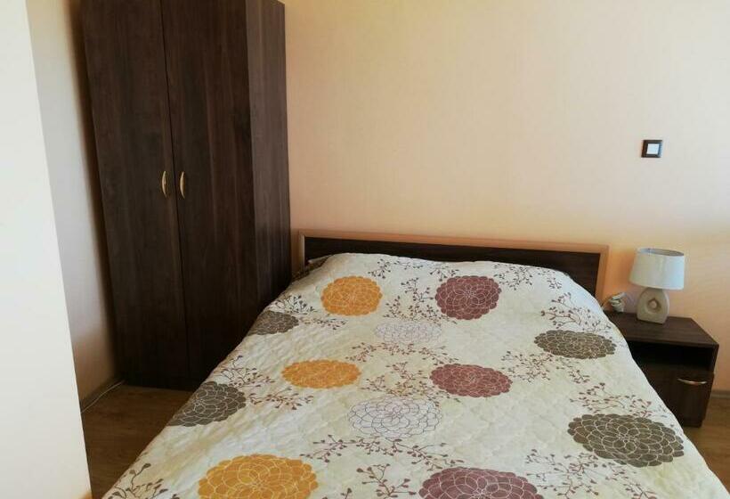 پانسیون Guest House Emi