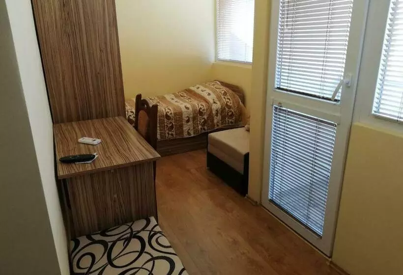 پانسیون Guest House Emi
