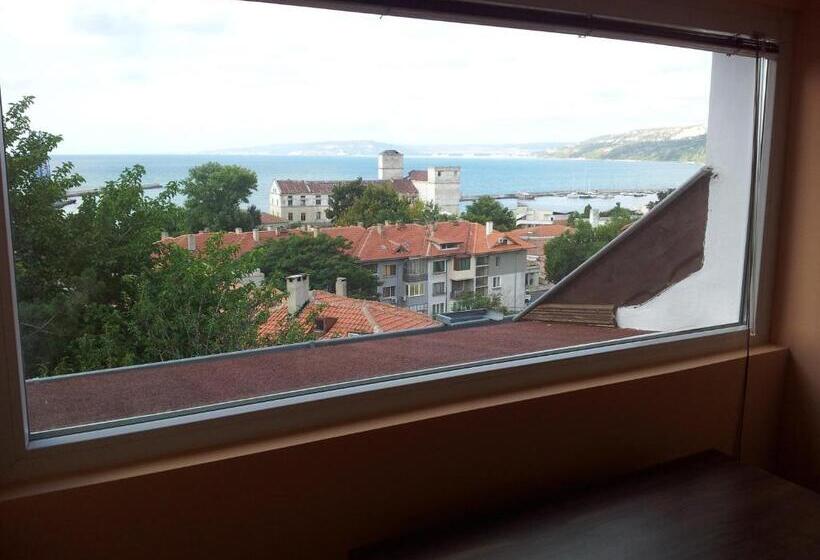 پانسیون Guest House Emi