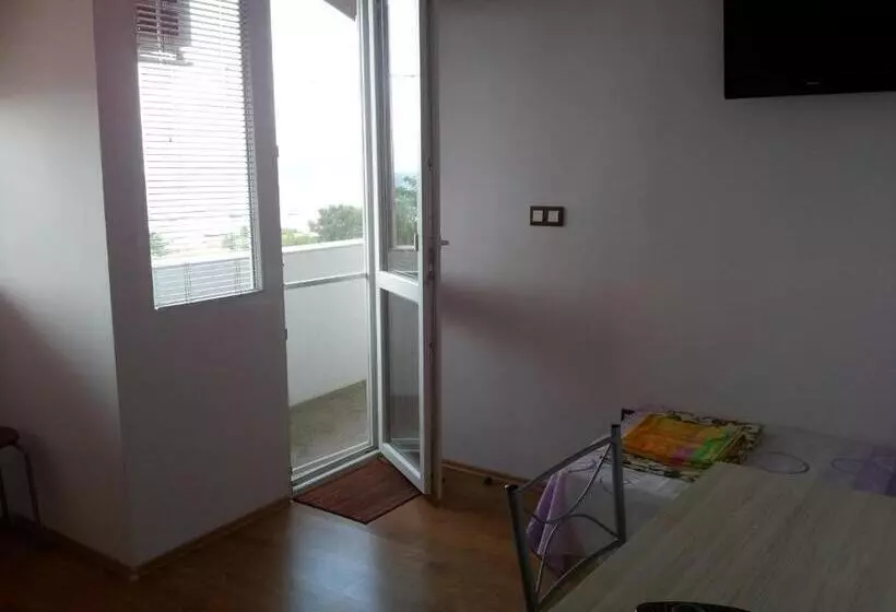 پانسیون Guest House Emi