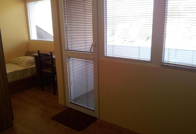 پانسیون Guest House Emi