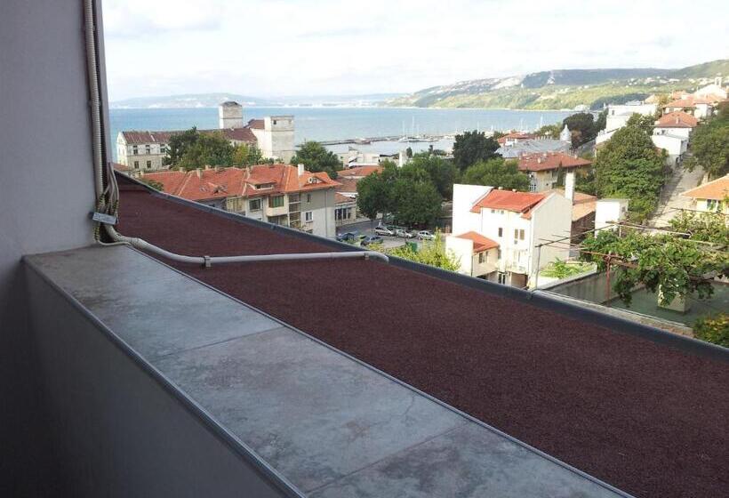 پانسیون Guest House Emi