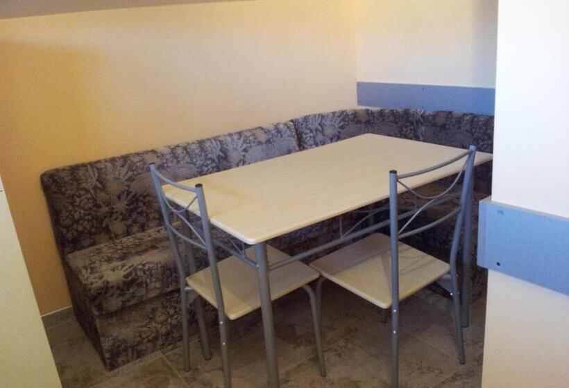 پانسیون Guest House Emi