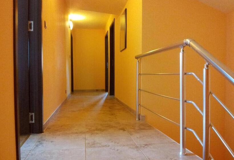 پانسیون Guest House Emi