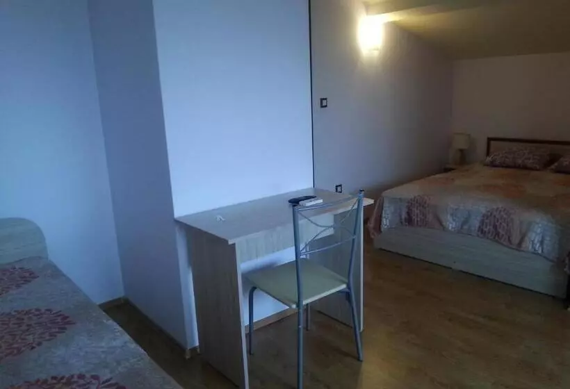پانسیون Guest House Emi
