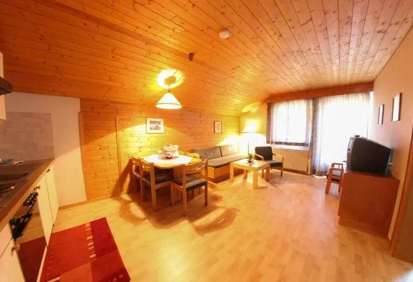 Retkeilymaja Pension Kröll