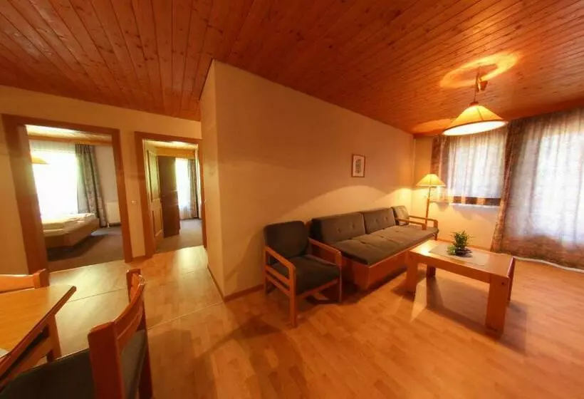 Retkeilymaja Pension Kröll