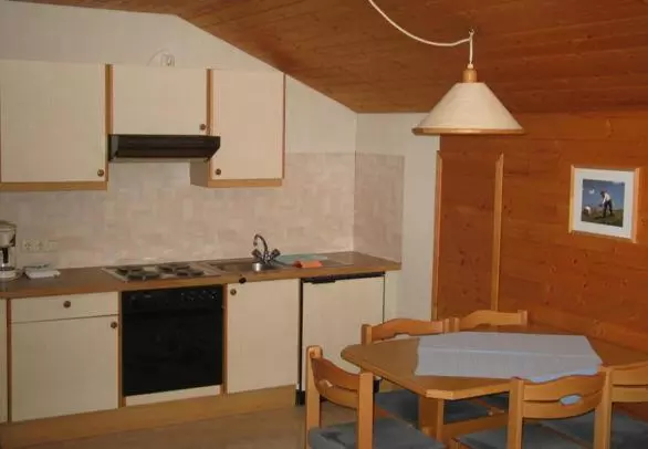 Retkeilymaja Pension Kröll