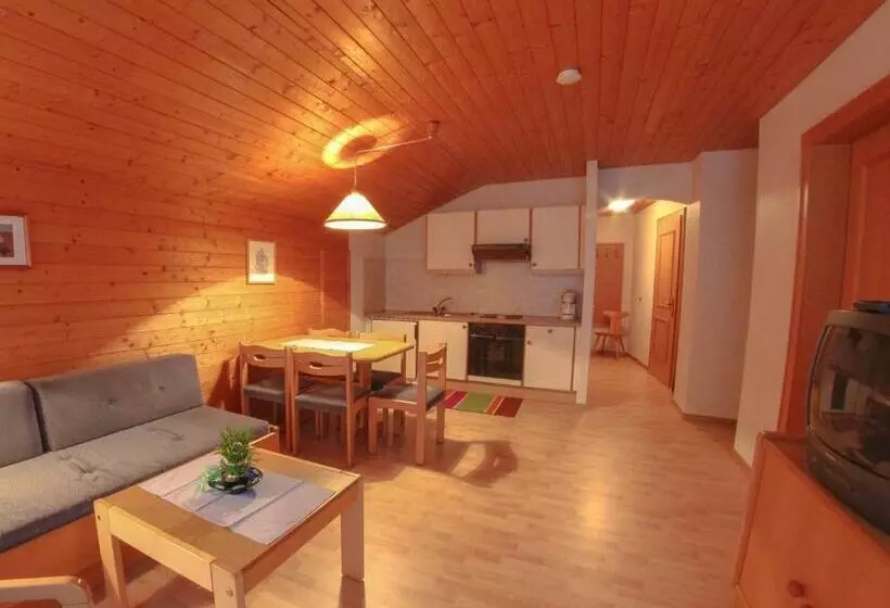 Retkeilymaja Pension Kröll