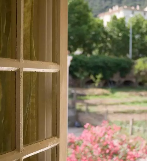 Aamiaismajoitus (B&B) A L Ombre Du Clocher