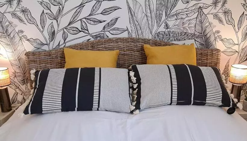 Aamiaismajoitus (B&B) A L Ombre Du Clocher