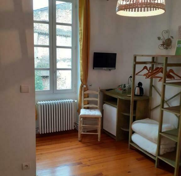 مبيت وإفطار Chambre D Hôtes La Tour De Brazalem