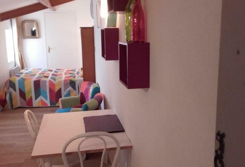 مبيت وإفطار Chambre D Hôtes La Tour De Brazalem