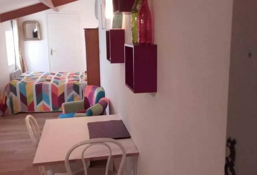 ベッドアンドブレックファースト Chambre D Hôtes La Tour De Brazalem