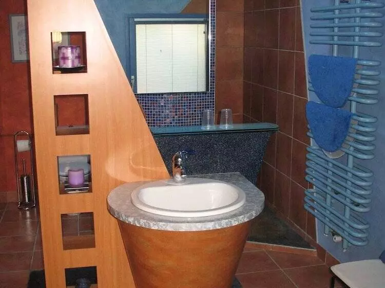 Aamiaismajoitus (B&B) Chambres D Hôtes Le Mûrier