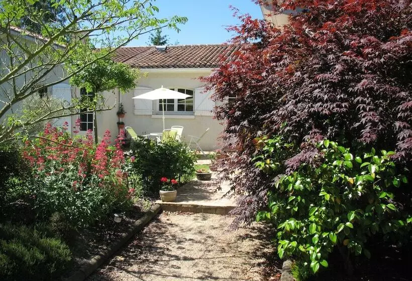 Aamiaismajoitus (B&B) Chambres D Hôtes Le Mûrier