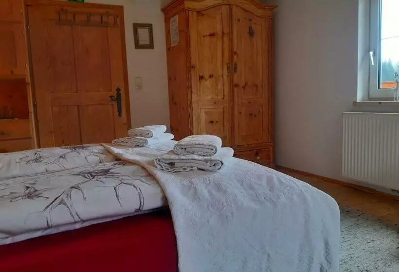 Aamiaismajoitus (B&B) Haus Pinter