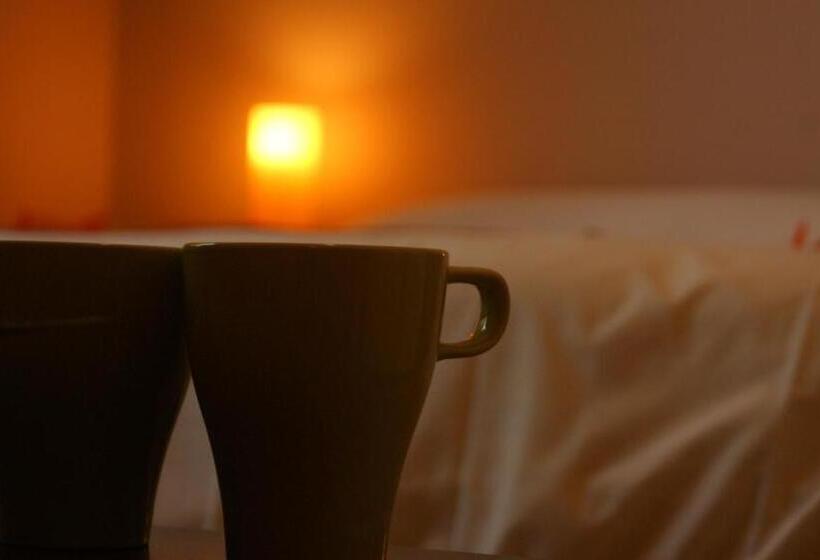 צימר Vegan Inn Airport Adults Only Late Check In