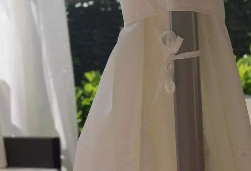 ベッドアンドブレックファースト Vegan Inn Airport   Adults Only   Late Check In