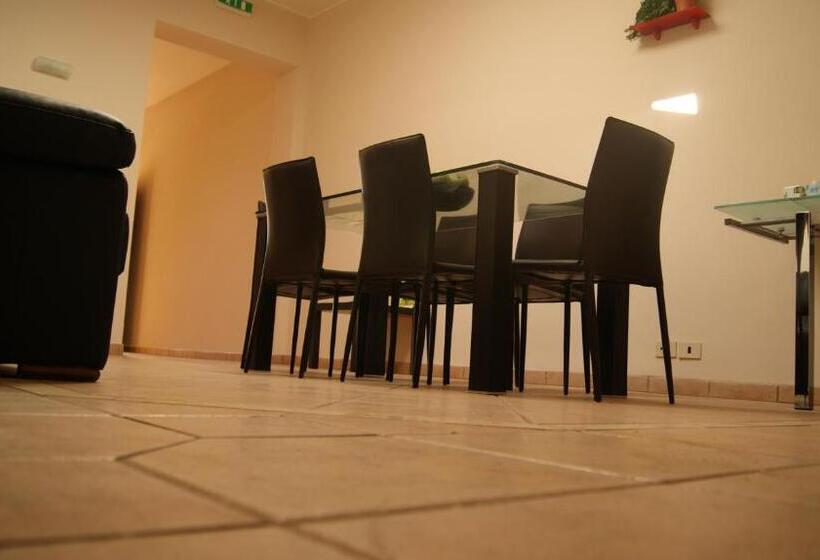 צימר Vegan Inn Airport Adults Only Late Check In