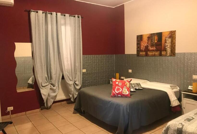 צימר Vegan Inn Airport Adults Only Late Check In