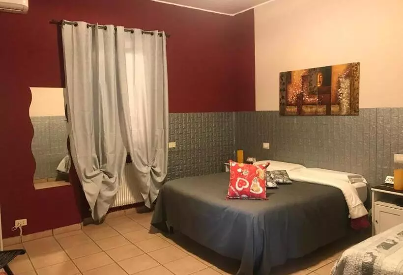 ベッドアンドブレックファースト Vegan Inn Airport   Adults Only   Late Check In