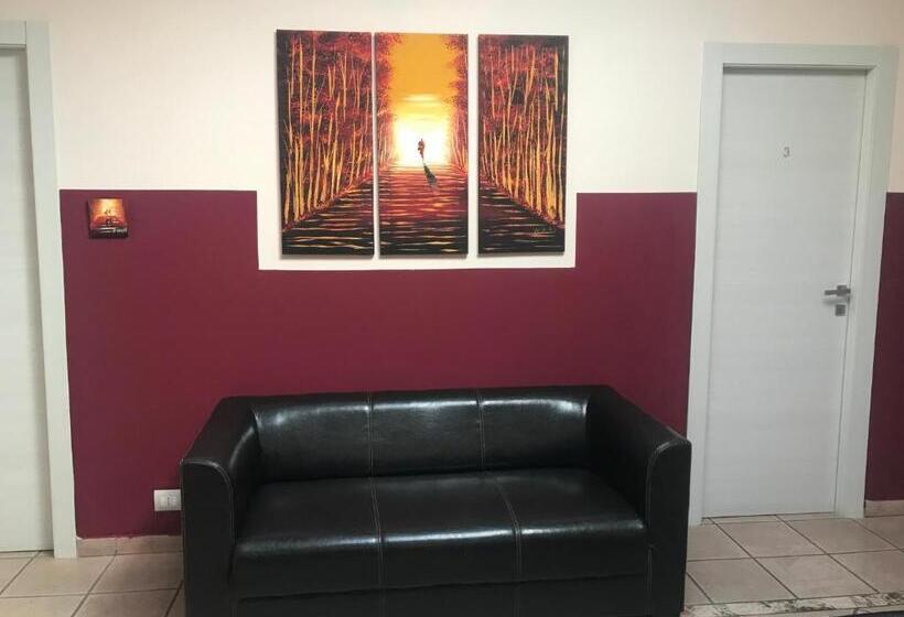 צימר Vegan Inn Airport Adults Only Late Check In