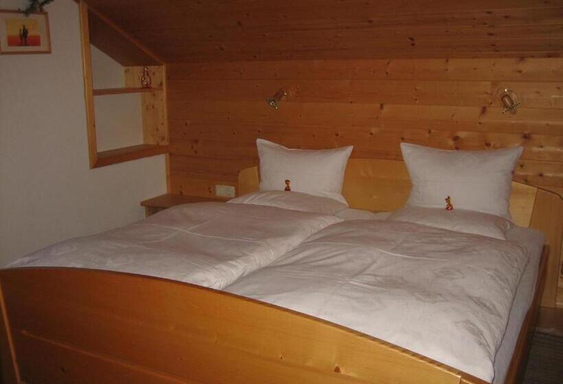 ホテル Klausmoarhof