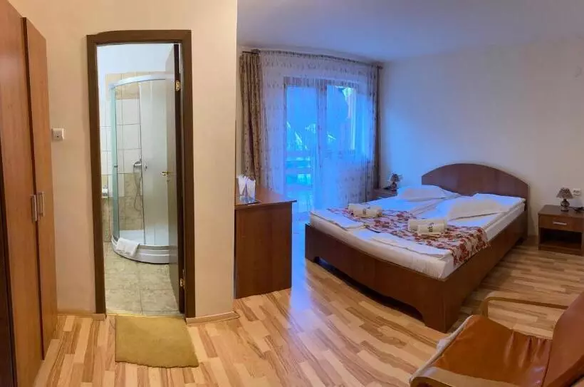 Majatalo Green Mountain Resort