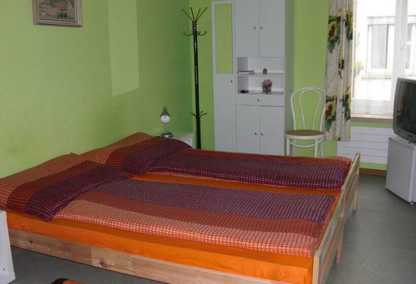 فندق صغير Back Packer Federnhut