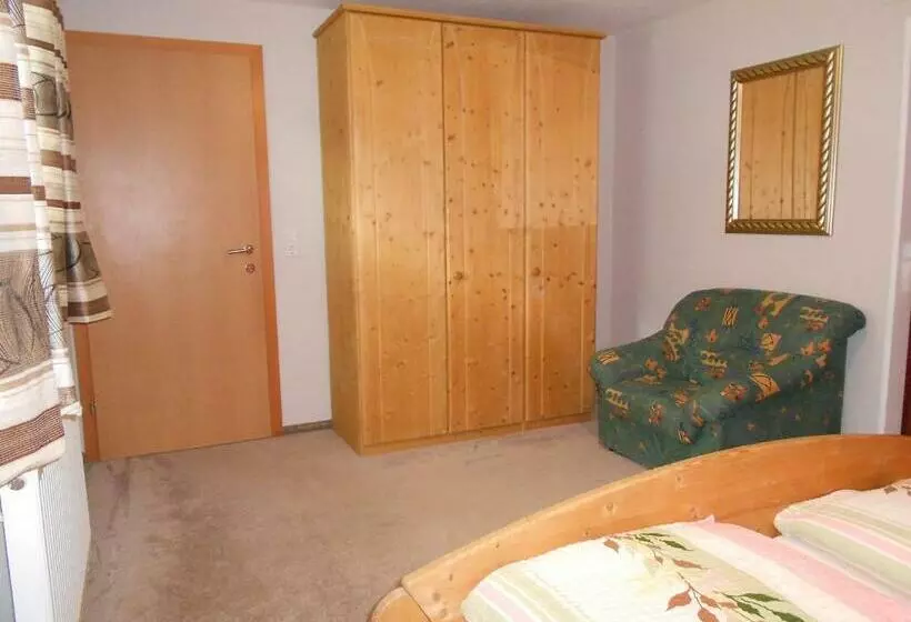 ベッドアンドブレックファースト Gästehaus Marianne Baier