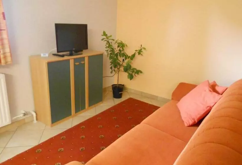 ベッドアンドブレックファースト Gästehaus Marianne Baier