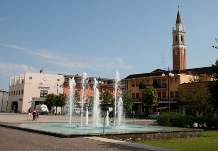 ホテル Azzano Decimo