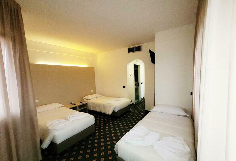 ホテル Azzano Decimo