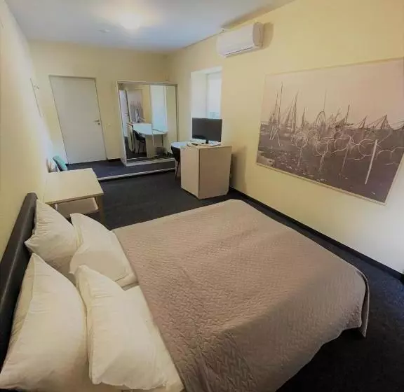 هتل Nidos Kempingas