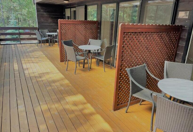 هتل Nidos Kempingas