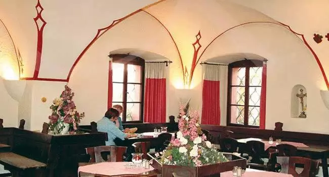 Hotelli Schlossgasthof Rösch