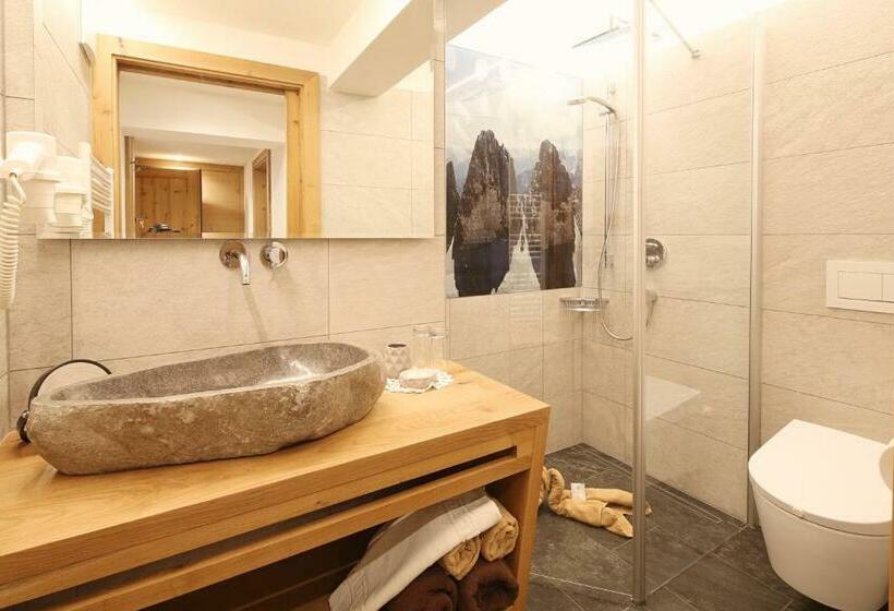 ホテル Obersanterhof