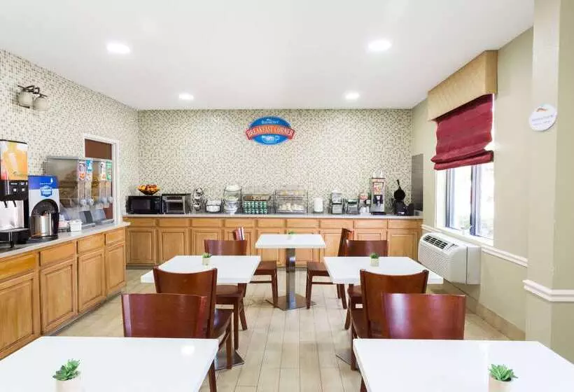 فندق Baymont By Wyndham Savannah/garden City