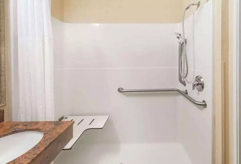 فندق Baymont By Wyndham Savannah/garden City