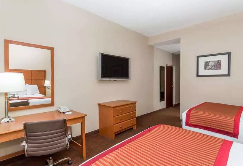 فندق Baymont By Wyndham Savannah/garden City