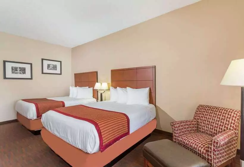 فندق Baymont By Wyndham Savannah/garden City