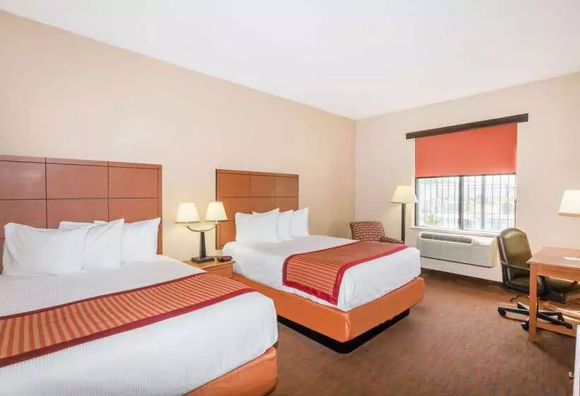 فندق Baymont By Wyndham Savannah/garden City