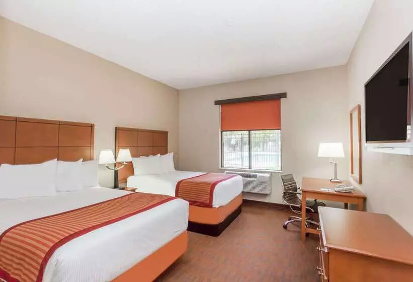 فندق Baymont By Wyndham Savannah/garden City