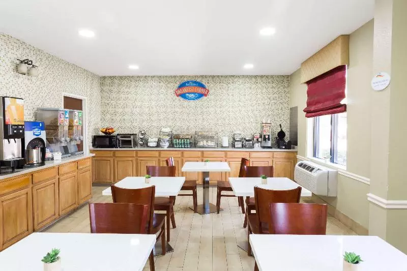 فندق Baymont By Wyndham Savannah/garden City