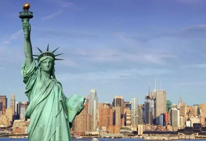 Отель Candlewood Suites Secaucus, An Ihg