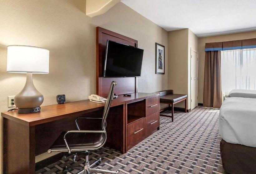 בית מלון כפרי Comfort Suites