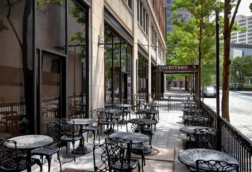 فندق Courtyard By Marriott Atlanta Downtown