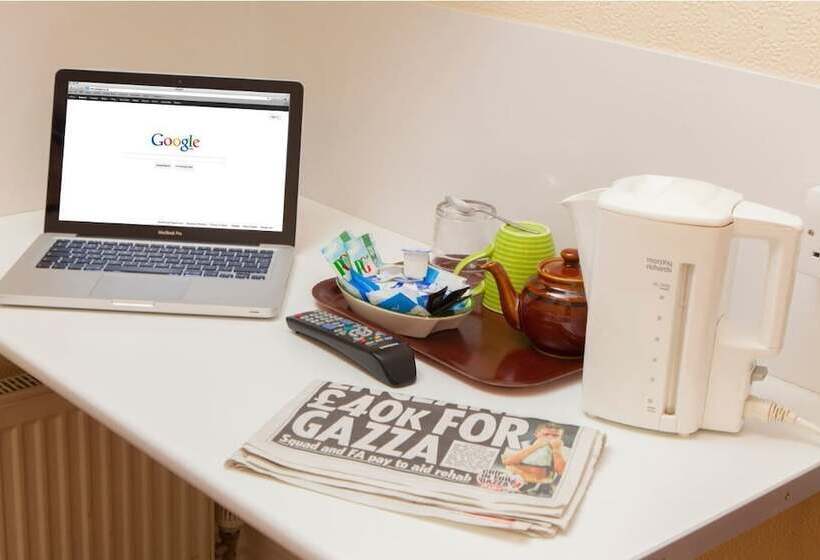 فندق Gatwick Turret Guest House