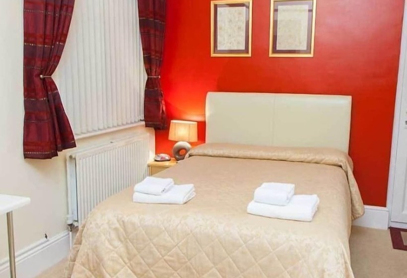 فندق Gatwick Turret Guest House